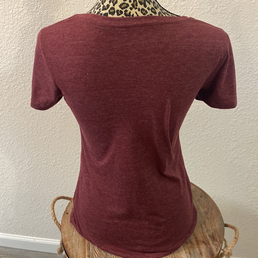 Simple Crew Neck Tee, Size small maroon, great condition, worn couple times - Picture 4 of 5